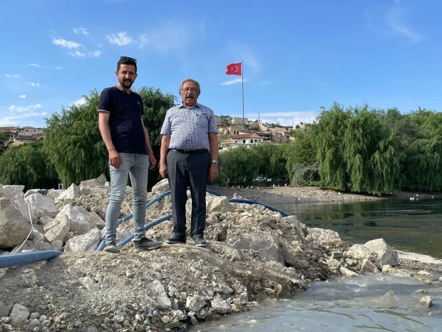 Belediye Başkanımız Tarihi Taş Köprü’müzde devam eden restorasyon çalışmalarını yerinde inceldi.