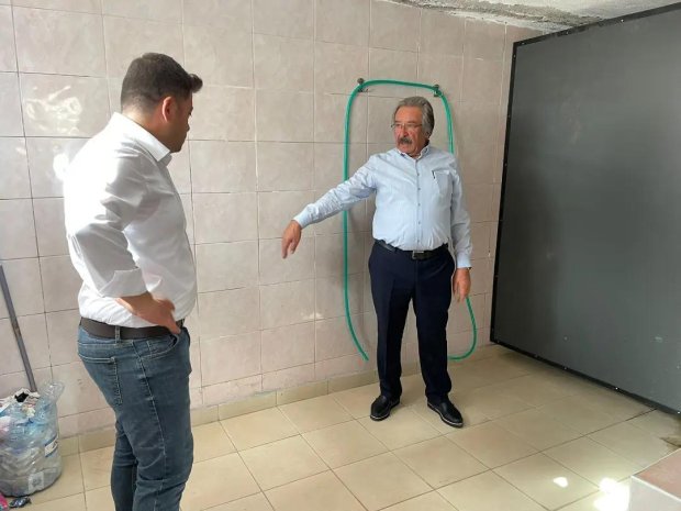 Belediye Başkanımız iş sahaları ile sanayide bulunan depoları, itfaiye garajını, marangoz ve demir atölyelerini kontrol etti.