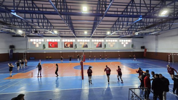 VOLEYBOL TAKIMIMIZA DESTEK