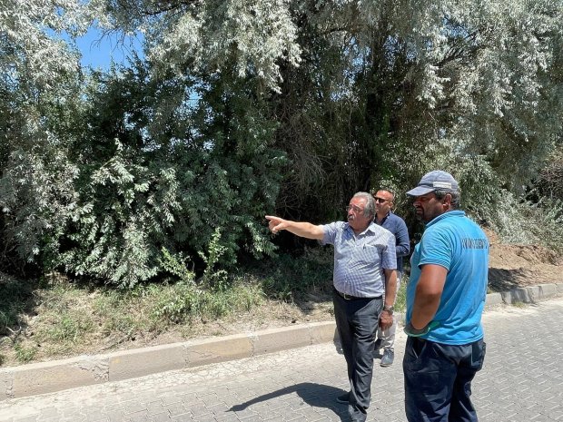 Belediye Başkanımız Sn. Mustafa Kenan Sarıtaş belediye ekiplerimizin yaptığı çalışmaları yerinde inceledi.