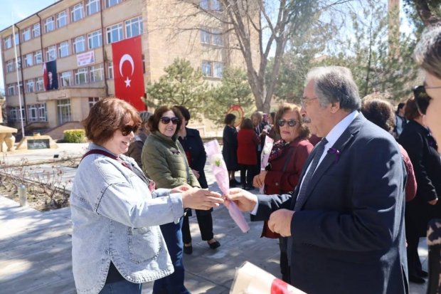 Belediye Başkanımız Sn. Mustafa Kenan Sarıtaş, 8 Mart Dünya Kadınlar Gününde Atatürkçü Düşünce Derneği Avanos Şubesi tarafından düzenlenen törene katıldı.