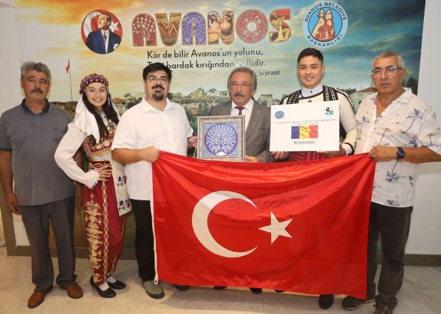 Uluslararası Avanos-Kapadokya Dünya Halk Dansları Festivaline Katılan Ülkelerin Dans Grupları Belediye Başkanımızı Ziyaret Etti