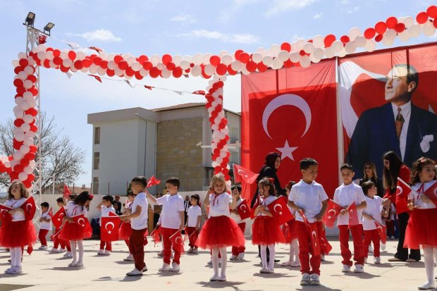 23 Nisan Ulusal Egemenlik ve Çocuk Bayramı Avanos’ta Coşkuyla Kutlandı