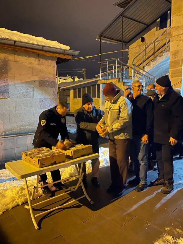 Belediyemizden Berat Kandili’nde Lokma İkramı
