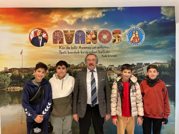 Geleceğimizin teminatı olan çocuklar Avanos Belediyesini kendilerine o kadar yakın görüyorlar ki belediyemizi ansızın ziyaret edebiliyorlar.