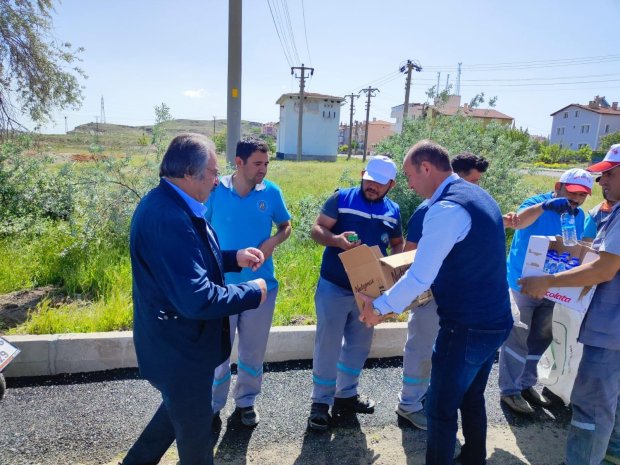 Belediye Başkanımız Hafriyat Alanı Mevkiindeki Saha Temizlik Çalışmalarına İştirak Etti