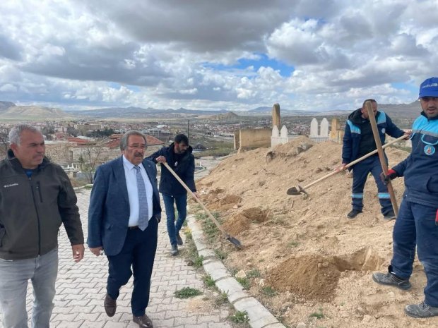 Belediye Başkanımız Sn. Mustafa Kenan Sarıtaş, belediyemizin çalışma alanlarını ziyaret ederek sahada incelemelerde bulundu.