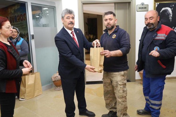 BELEDİYEMİZDE BAYRAM SEVİNCİ PAYLAŞILDI