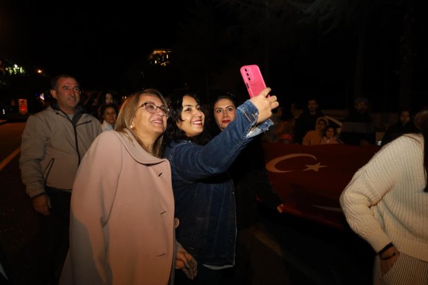 29 Ekim Cumhuriyet Bayramı kutlamaları kapsamında, Fener Alayı ve Kortej Yürüyüşü Gerçekleştirildi