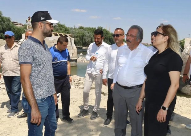 Nevşehir Milletvekilimiz Sn. Prof. Dr. Filiz Kılıç ile birlikte restorasyon çalışmaları devam eden Tarihi Taş Köprü’müzün çalışmalarını yerinde inceledik.
