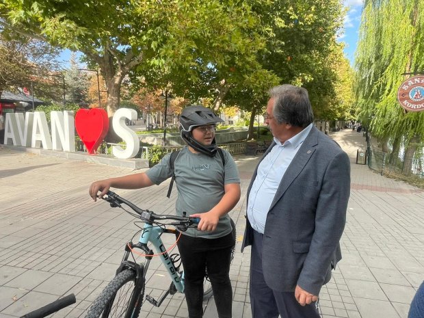 Belediye Başkanımız Sayın Mustafa Kenan Sarıtaş'tan Çocuklara Bisiklet Parkuru Sözü