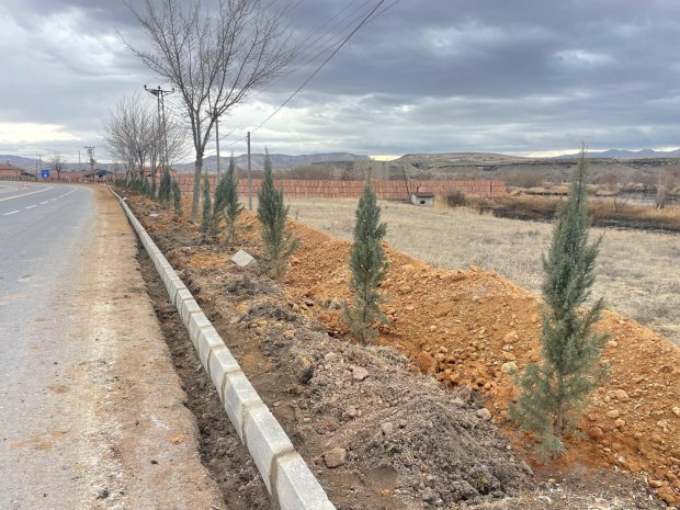 SANAYİ YOLUNDA PEYZAJ VE BORDÜR DÜZENLEMESİ