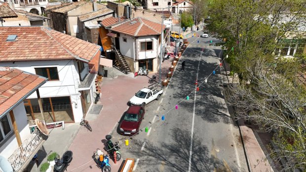 ŞEHİR ESTETİĞİ VE HATALI PARK UYGULAMALARINA YEŞİL DOKUNUŞ, 50 ARAÇLIK YENİ ÜCRETSİZ OTOPARK ALANI HİZMETE SUNULDU