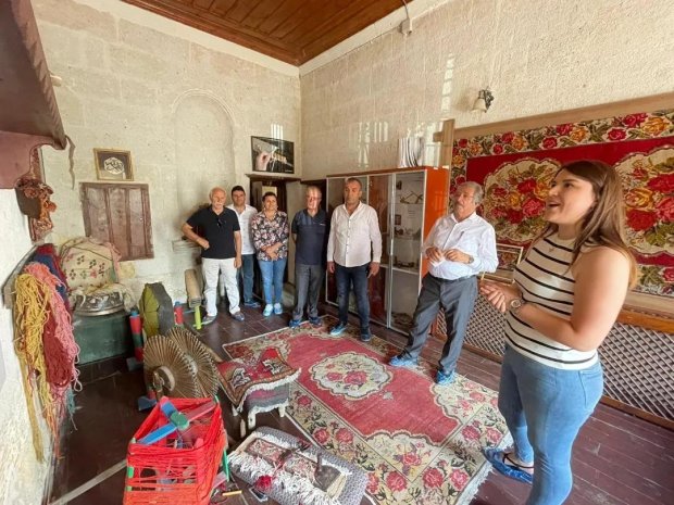 Belediye Başkanımız Hacı Nuri Bey Konağı’nda faaliyet gösteren Kapadokya Yaşayan Miras Müzesi’ni ziyaret etti.