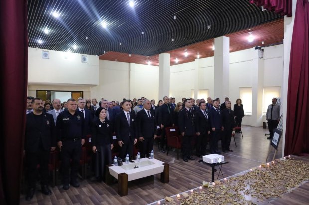 Belediyemiz toplantı salonunda, 10 Kasım Atatürk’ü Anma Günü dolayısıyla anma programı düzenlendi.