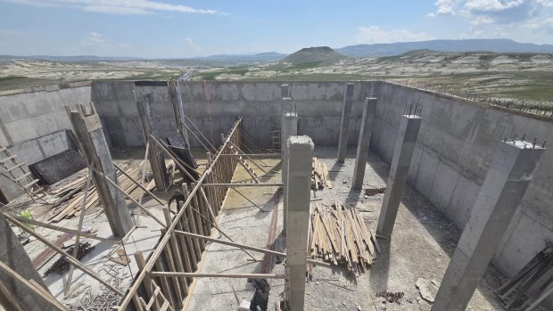 1800 TONLUK YENİ İÇME SUYU DEPOMUZUN İNŞAAT ÇALIŞMALARI SON HIZ DEVAM EDİYOR