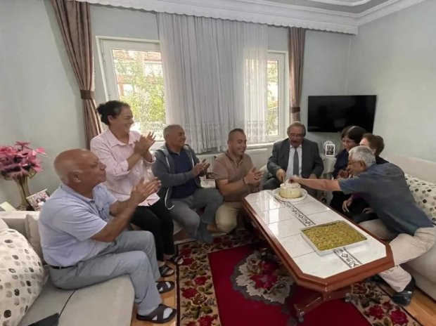 İlçemizin değerli sakinlerinden Kenan ve Gülsen Bağdatlı çiftinin daveti üzerine evlerine ziyarette bulunuldu.