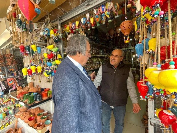 Belediye Başkanımız Sayın Mustafa Kenan Sarıtaş, belediyemizin yürüttüğü çalışmaları yerinde incelemek üzere sahaya indi.
