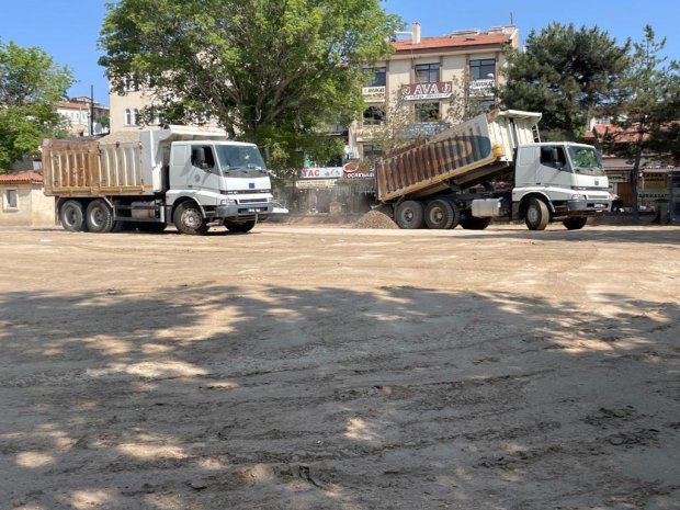 Belediye Başkanımız Sayın Mustafa Kenan Sarıtaş, belediyemize ait iş sahalarında sürdürülen çalışmaları sahada kontrol etti.