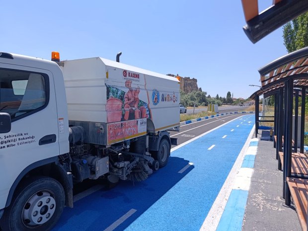 AVANOS–ÇAVUŞİN ARASI BİSİKLET YOLUNDA TEMİZLİK ÇALIŞMASI