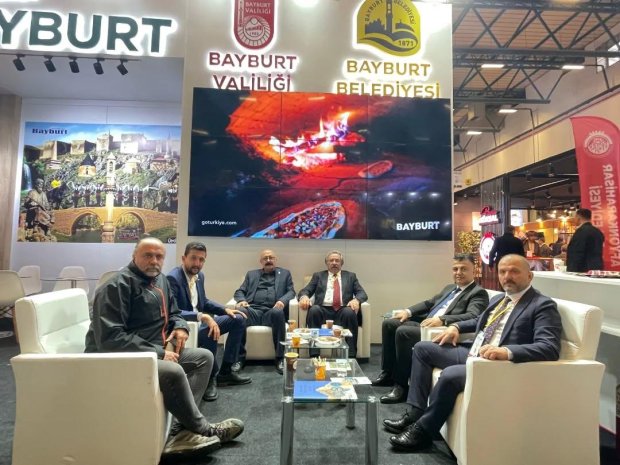 Nevşehir Valimiz Sayın Ali Fidan, EMITT 2025 Turizm Fuarında Avanos Standını Ziyaret Etti.