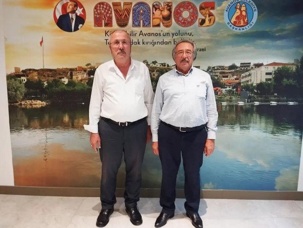Hemşehrimiz Erdal Çantan Belediye Başkanımız Mustafa Kenan Sarıtaş'ı makamında ziyaret etti.