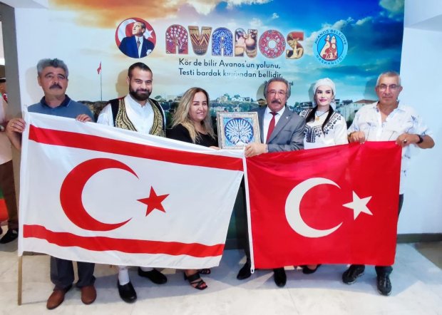 Uluslararası Avanos-Kapadokya Dünya Halk Dansları Festivaline Katılan Ülkelerin Dans Grupları Belediye Başkanımızı Ziyaret Etti