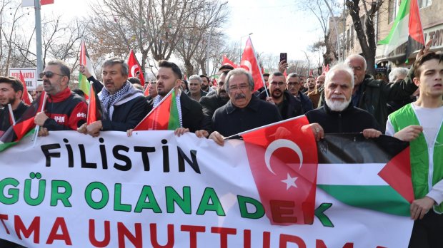FİLİSTİN’E DESTEK YÜRÜYÜŞÜNDE AVANOS TEK YÜREK OLDU
