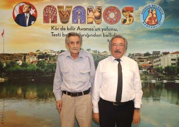 Belediye Başkanımız Mustafa Kenan Sarıtaş'ı ziyarete gelen hemşehrilerimize nazik ziyaretleri için teşekkür ederiz.