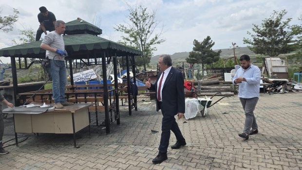 İLÇEMİZİN DÖRT BİR YANINDA ÇALIŞMALARIMIZ ARALIKSIZ DEVAM EDİYOR