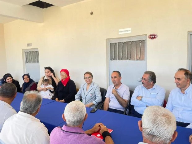 MHP Nevşehir Milletvekilimiz Grup Başkanvekili Prof. Dr. Filiz Kılıç, Belediye Başkanımız Mustafa Kenan Sarıtaş, MHP Nevşehir İl Başkanı Ali Akkoç ile beraber Kozaklı ilçesi Abdi Köyünde şehidimiz Ahmet Şahan’ın evini ziyaret ettiler.