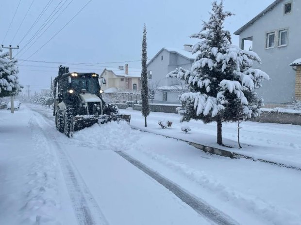 Hemşehrilerimizin ulaşım güvenliği için tüm ekiplerimizle sahadayız.