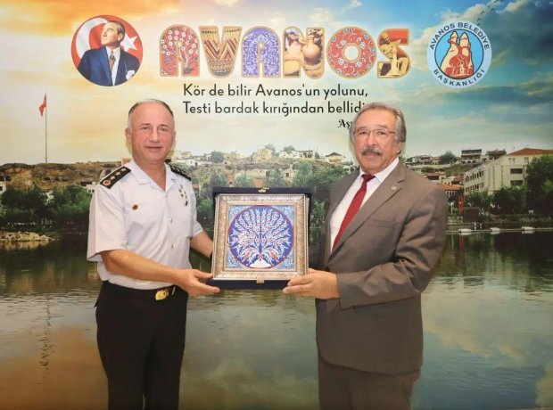 Nevşehir İl Jandarma Komutanı Jan. Kıd. Albay Numan ÖKSÜZ, Avanos İlçe Jandarma Komutanı J. Binbaşı İsmail HORZUM ile birlikte Belediye Başkanımız Mustafa Kenan SARITAŞ'I ziyaret etti.