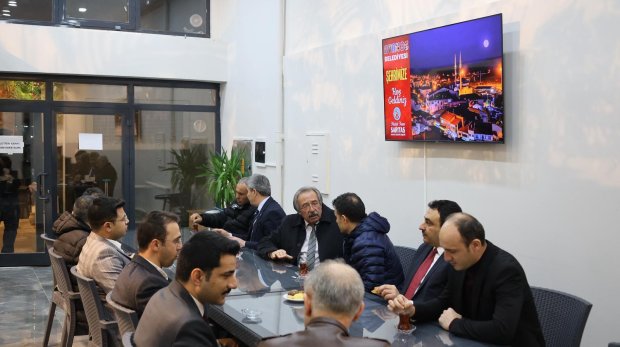Belediye Başkanımız Sayın Mustafa Kenan Sarıtaş ve Avanos Kaymakamımız Sayın Osman Bilici kamu personelleri ile Sosyal Tesislerimizde bir araya geldi.