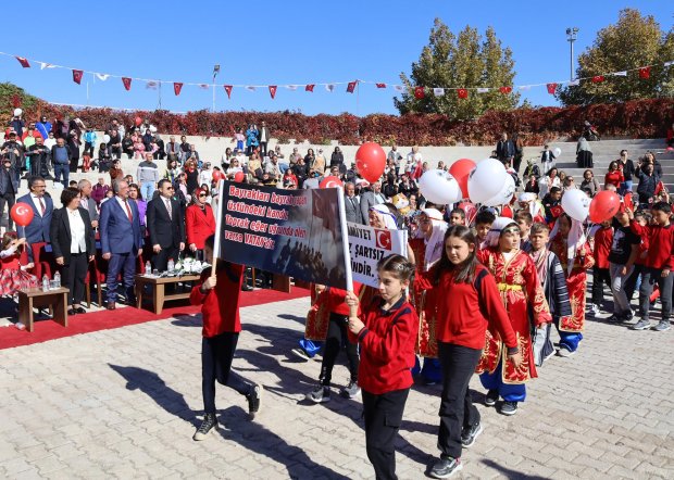 29 Ekim Cumhuriyet Bayramı Avanos'ta coşkuyla kutlandı.