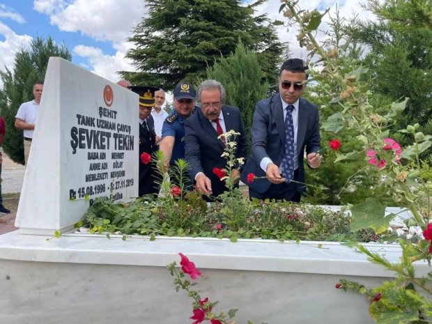 15 Temmuz Demokrasi ve Milli Birlik Günü anma programı kapsamında şehitlik ziyareti gerçekleştirildi.