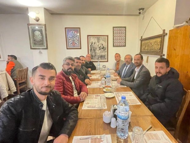 Belediye Başkanımız Mustafa Kenan Sarıtaş, Kapadokya Avanos Spor futbolcuları ve yöneticileri ile moral yemeğinde bir araya geldi.