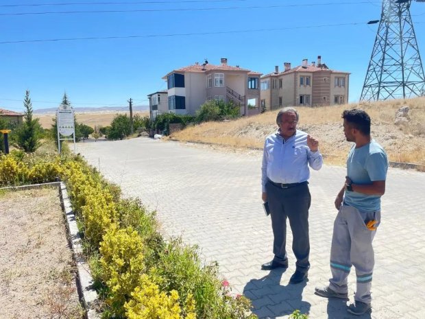 Belediye Başkanımız Mustafa Kenan Sarıtaş ,belediye personellerinin çocuk parklarında gerçekleştirdikleri çalışmaları yerinde inceleyip çalışmalar hakkında bilgiler aldı.