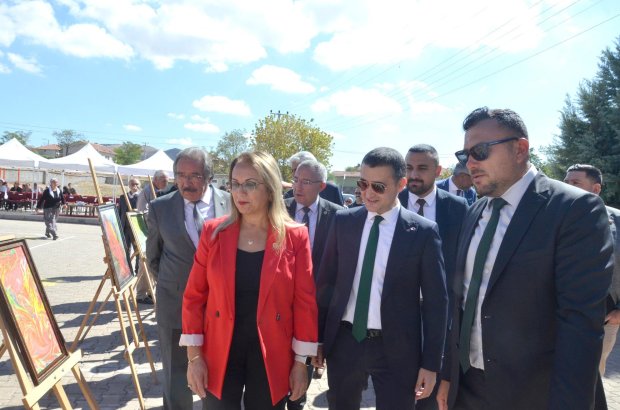 MHP Grup Başkanvekili ve Nevşehir Milletvekilimiz Prof. Dr. Filiz Kılıç, Avanos Kaymakamı Osman Bilici ve Belediye Başkanımız Mustafa Kenan Sarıtaş Ayhanlar İlkokulu tarafından hazırlanan 2024-2025 Eğitim - Öğretim Yılı Okul heyecanı kutlama programı ve A