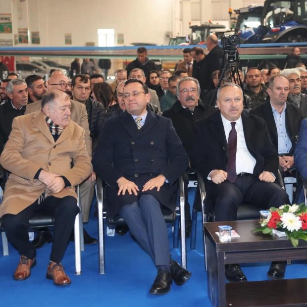 Belediye Başkanımız Mustafa Kenan Sarıtaş, bu sene 3. kez düzenlenen Nevşehir Kapadokya Tarım Ekipmanları, Gıda ve Hayvancılık Fuarı’nın açılışına katıldı.