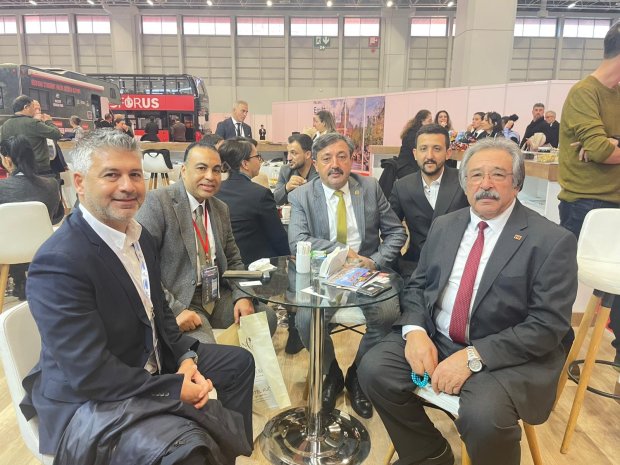 DOF ROBOTİK GENEL MÜDÜRÜ EMITT FUARI’NDA BELEDİYE BAŞKANIMIZ İLE BİR ARAYA GELDİ