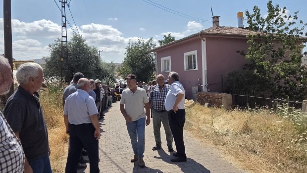 Belediye Başkanımız Sayın Mustafa Kenan Sarıtaş, Büyük Ayhan Köyü’nde merhume Selin Paçal Dölek’in cenaze merasimine katıldı.