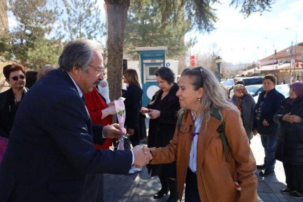 Belediye Başkanımız Sn. Mustafa Kenan Sarıtaş, 8 Mart Dünya Kadınlar Gününde Atatürkçü Düşünce Derneği Avanos Şubesi tarafından düzenlenen törene katıldı.