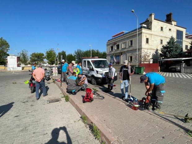 Belediye Başkanımız Sn. Mustafa Kenan Sarıtaş, güne belediye ekiplerimizle birlikte sahada başladı.