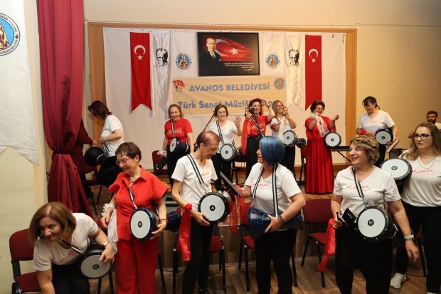 TÜRK SANAT MÜZİĞİ KOROSU VE ADD AVANOS ŞUBESİ RİTİM GRUBU KONSERİ BÜYÜK BEĞENİ TOPLADI