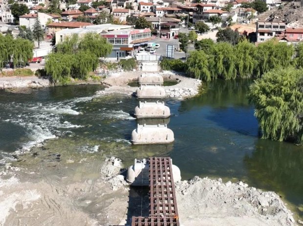 Tarihi Taş Köprü’müzün restorasyon sürecinde sona yaklaşıyoruz.