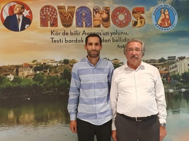 Hemşehrimiz Mikail Yıldırım, Belediye Başkanımız Mustafa Kenan Sarıtaş'ı makamında ziyaret etti.