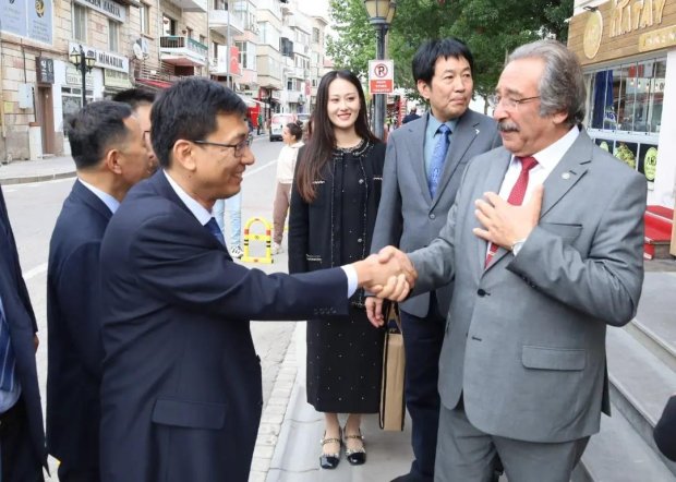 Çinli Yatırımcılar, Belediye Başkanımız İle Görüştü