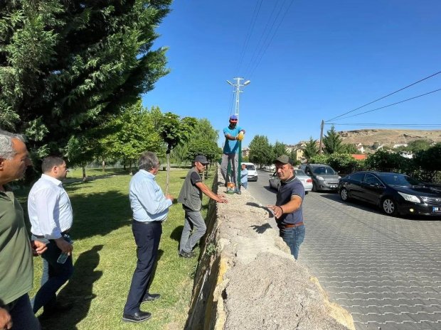 Belediye Başkanımız iş sahaları ile sanayide bulunan depoları, itfaiye garajını, marangoz ve demir atölyelerini kontrol etti.