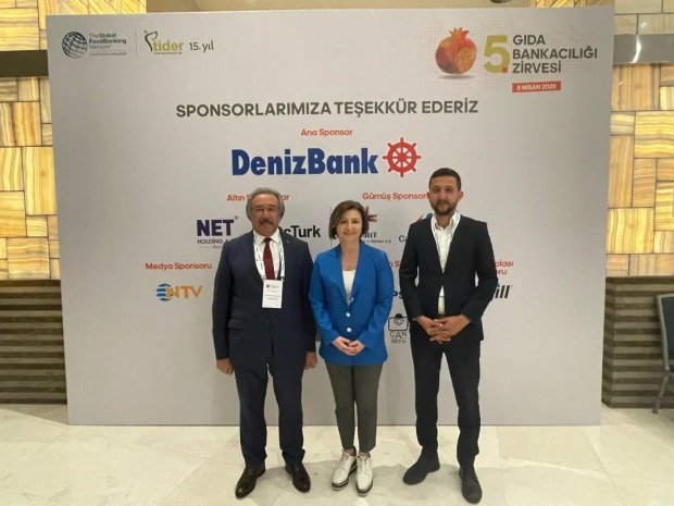 Belediye Başkanımız Sn. Mustafa Kenan Sarıtaş ve Belediye Meclis Üyemiz Sn. Vedat Elma, 8 Nisan Salı günü (TİDER) Temel İhtiyaç Derneği ev sahipliğinde İstanbul Şişli’de gerçekleştirilen “5. Gıda Bankacılığı Zirvesi’ne katıldı.
